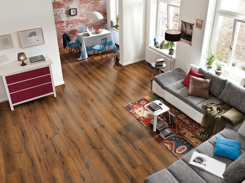 Ламинат Haro Tritty 100 Дуб Италика Дымчатый 530327 1282×193×8 фото в интерьере